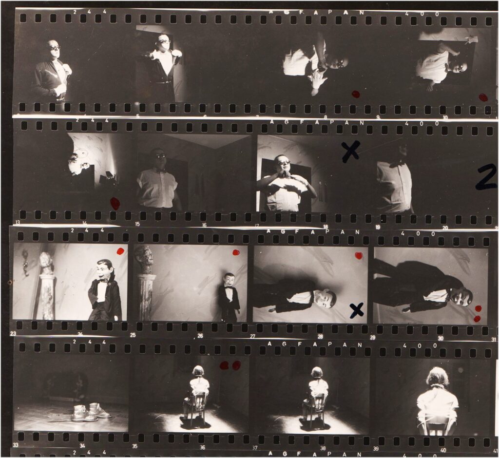 Autor sin identificar. Hoja de contacto del registro fotográfico de la película Súper 8 Über Carlos (Sobre Carlos), 1985