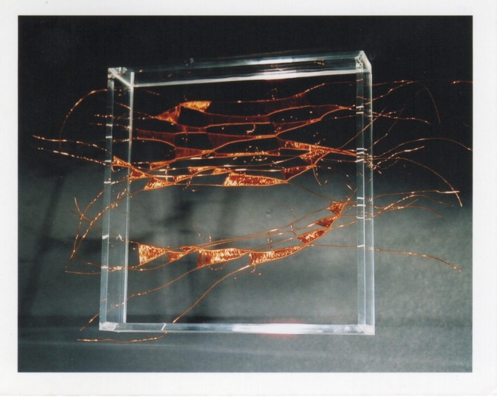 Lamis Feldman, Serie Escrituras entretejidas, 2002. Fotografías de Charlie Riera y Reinaldo Armas