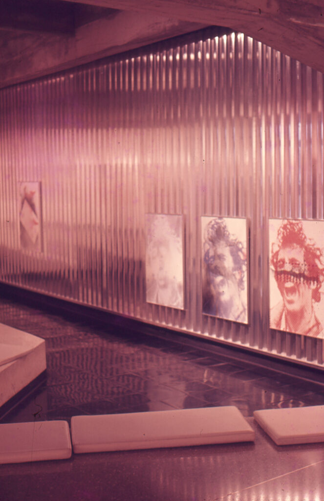 Vista de la exposición Secuencias de Ana María Mazzei, galería Estudio Actual, Caracas, 1974.