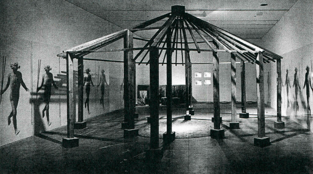 Ana María Mazzei. Instalación en la exposición New York: Ana María Mazzei, Miami Art Museum, 1997.