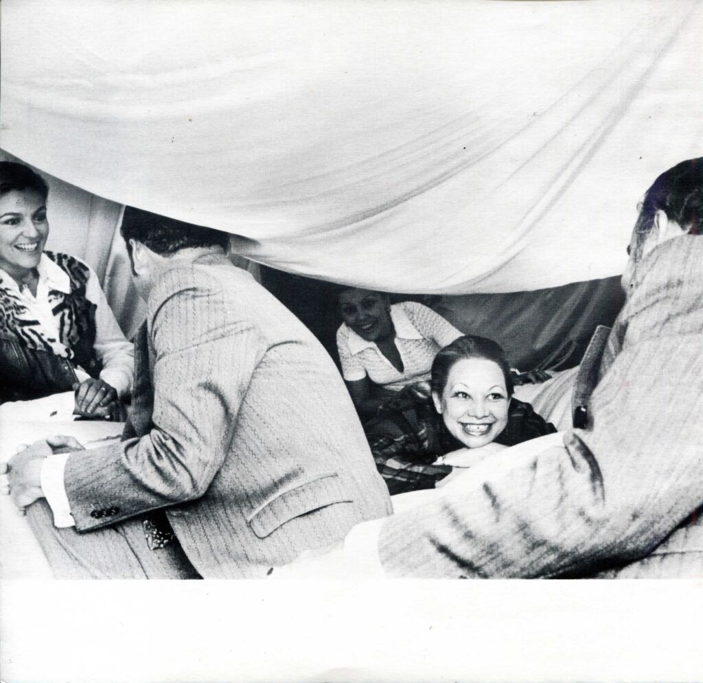 Piel a piel. 12ª Bienal de São Paulo [catálogo de exposición]. Caracas, Instituto Nacional de Cultural y Bellas Artes, 1973.