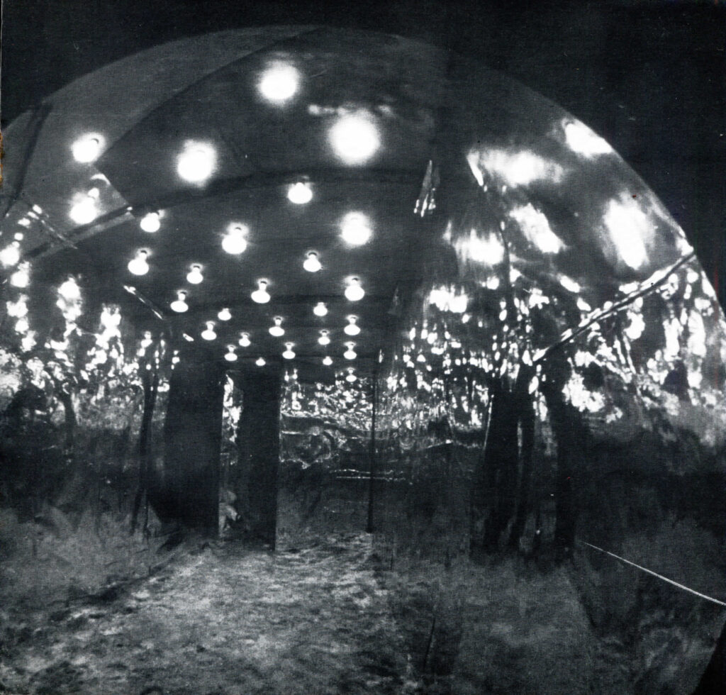 Piel a piel. 12ª Bienal de São Paulo [catálogo de exposición]. Caracas, Instituto Nacional de Cultural y Bellas Artes, 1973.